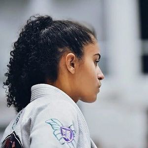 Meet your Posher, Larissa